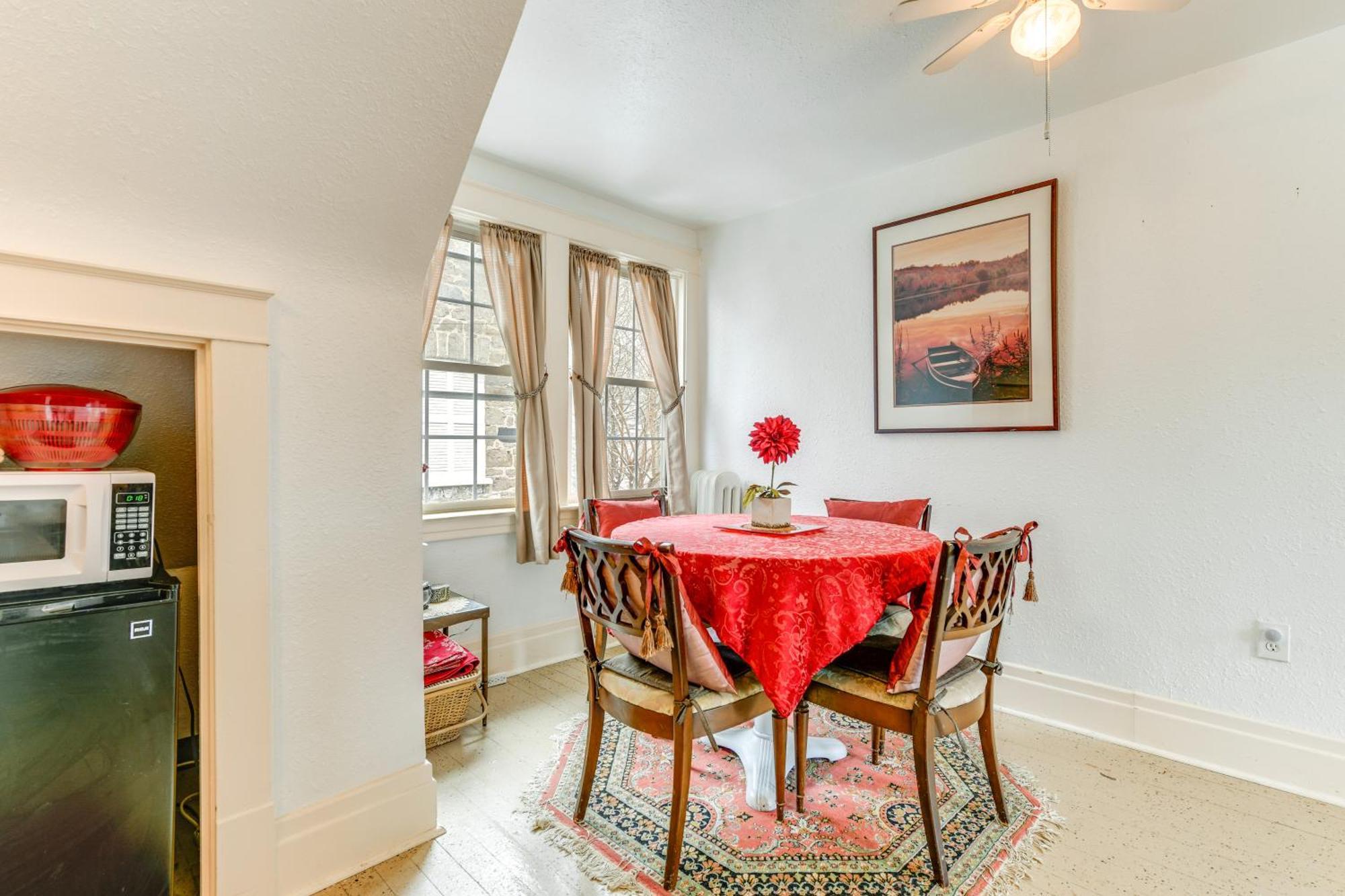 Cozy With Gas Grill And Patio! Holiday home *