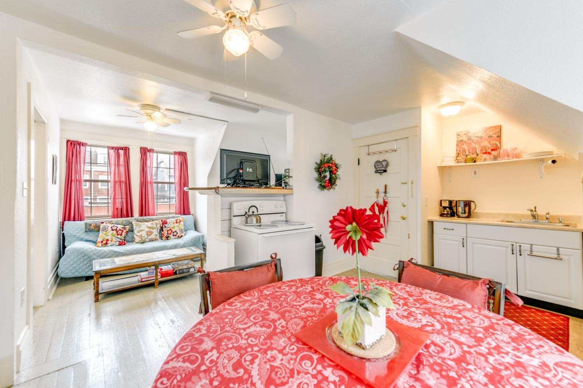 Cozy With Gas Grill And Patio! Holiday home