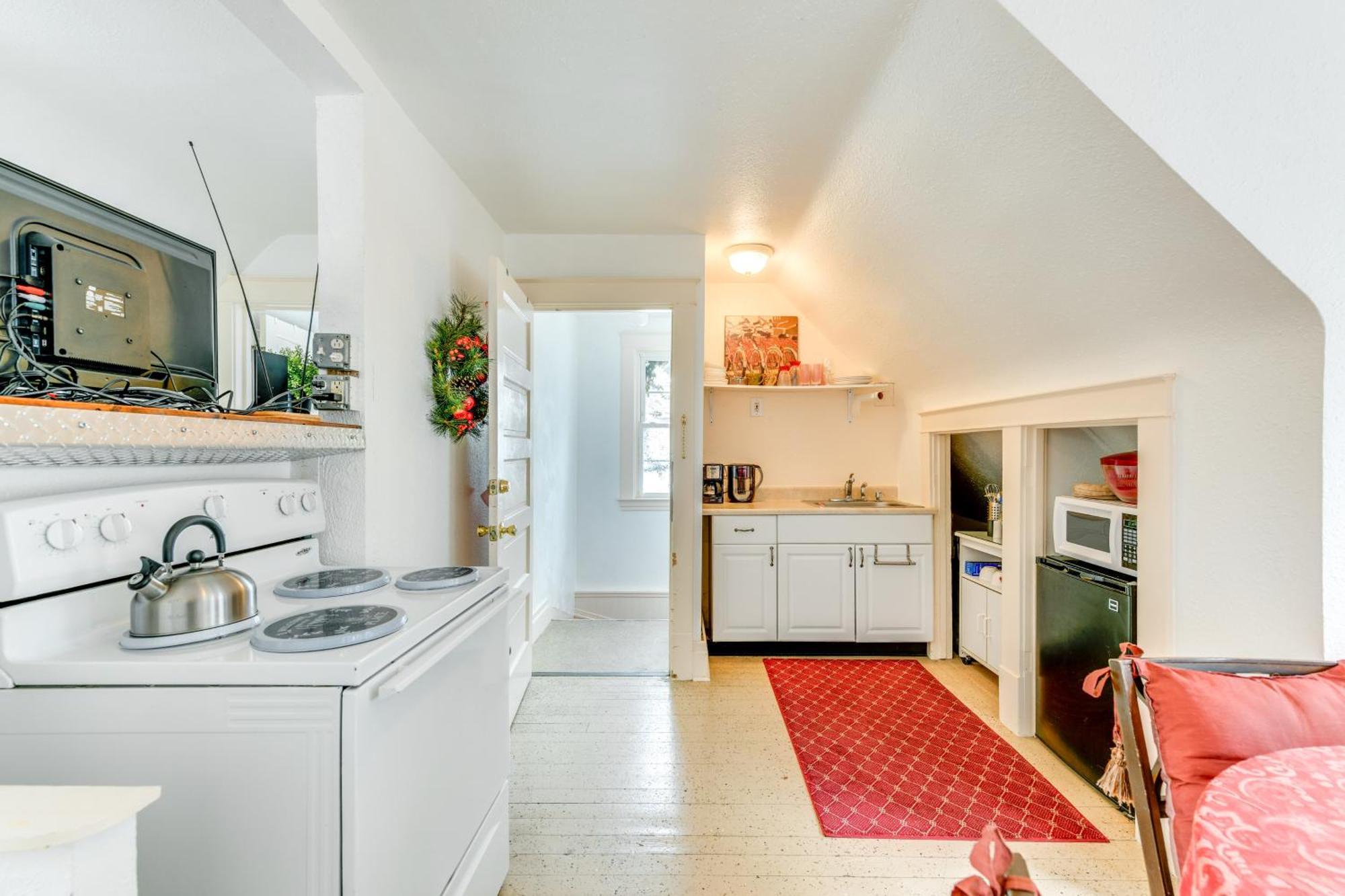 Holiday home Cozy With Gas Grill And Patio! *