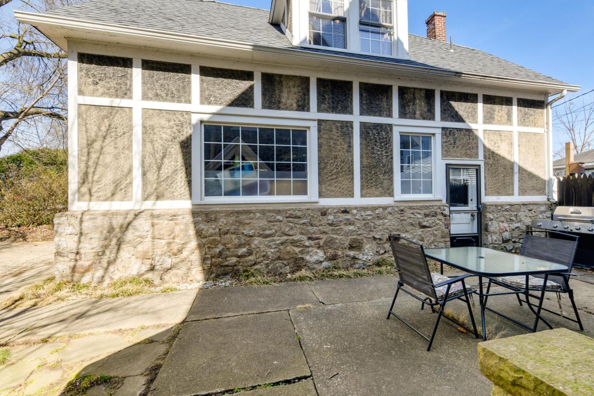 Holiday home Cozy With Gas Grill And Patio! *